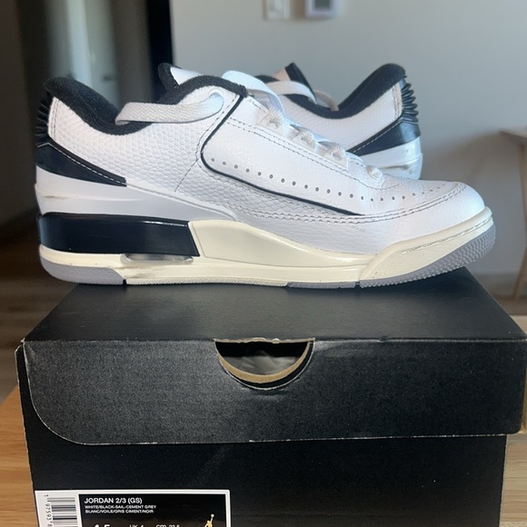 Jordan 2/3 Gs - Picture 6 of 6